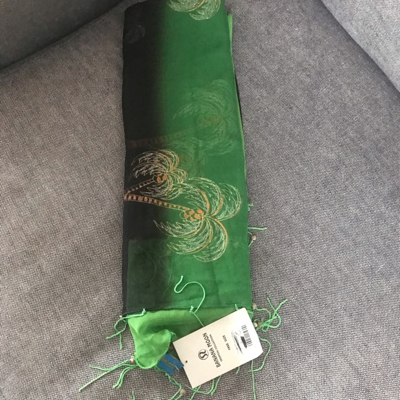 Banana Moon LULULEMON Tropical Collection Scarf - Picture 3 of 5